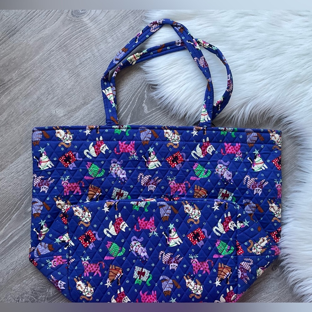 🐾💙VERA BRADLEY Retired Essential Grand Tote Catnip Christmas - Picture 9 of 9